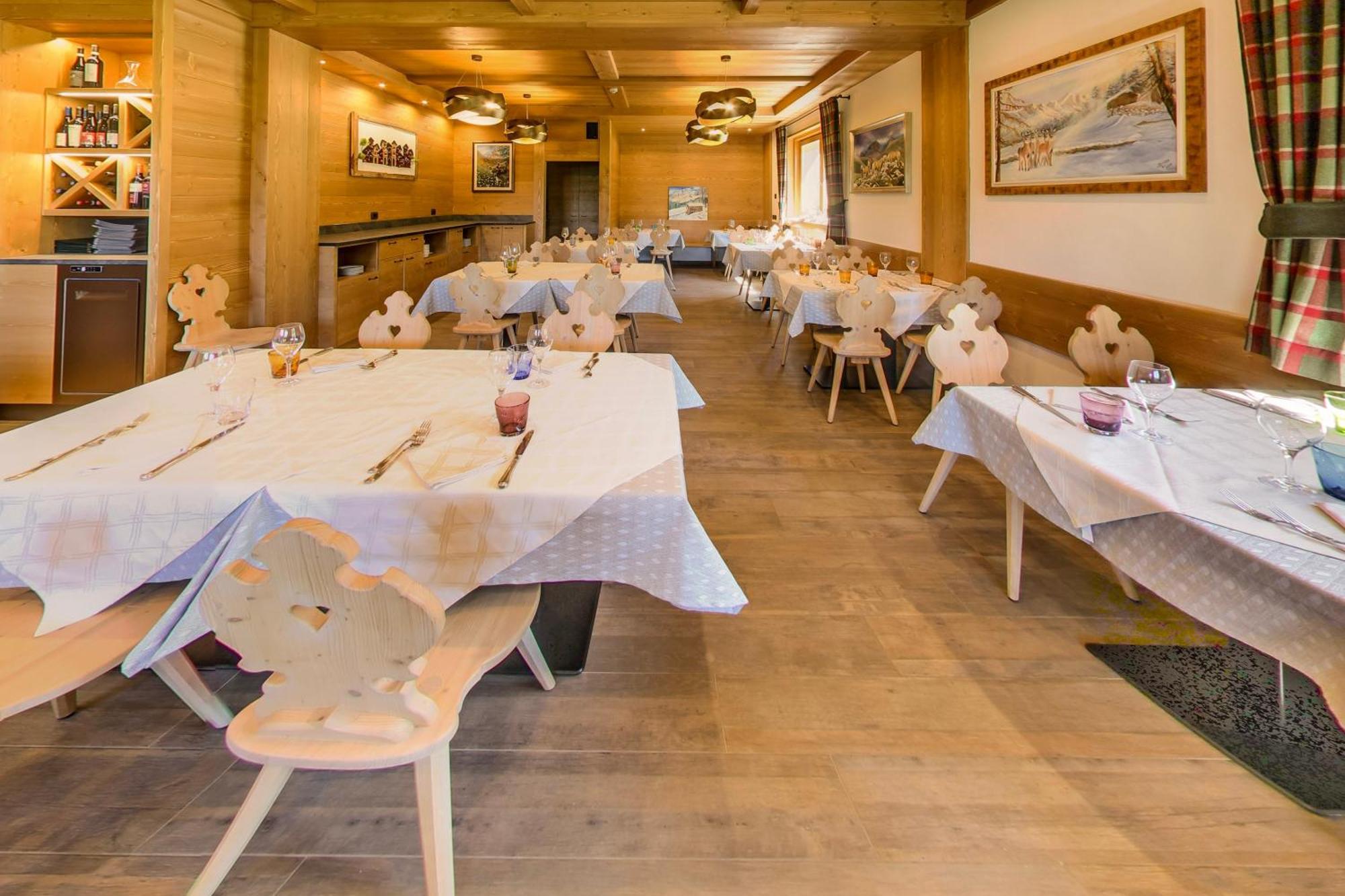 Rifugio Flora Alpina Hotel Passo San Pellegrino Ngoại thất bức ảnh