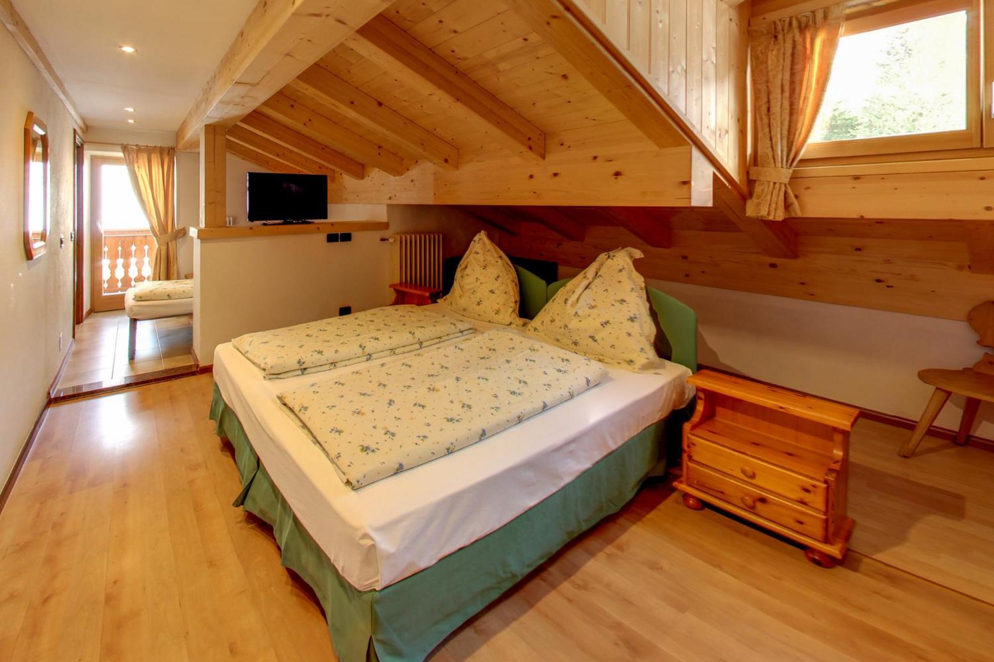 Rifugio Flora Alpina Hotel Passo San Pellegrino Ngoại thất bức ảnh