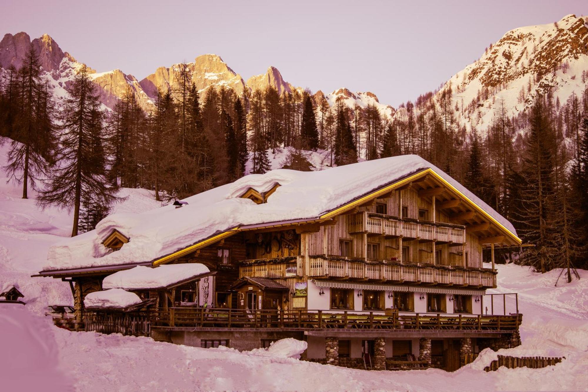 Rifugio Flora Alpina Hotel Passo San Pellegrino Ngoại thất bức ảnh
